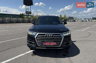 Внедорожник / Кроссовер Audi Q7 2016 в 