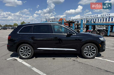 Внедорожник / Кроссовер Audi Q7 2016 в 