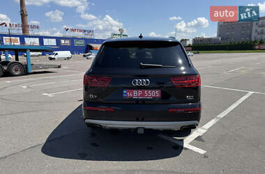 Внедорожник / Кроссовер Audi Q7 2016 в 