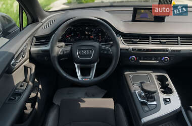 Внедорожник / Кроссовер Audi Q7 2017 в 