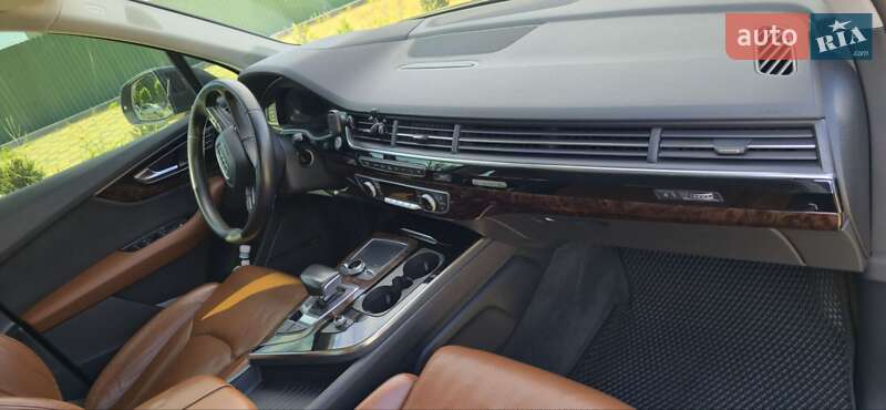 Позашляховик / Кросовер Audi Q7 2016 в Вінниці
