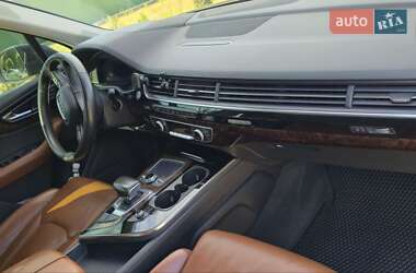 Внедорожник / Кроссовер Audi Q7 2016 в 