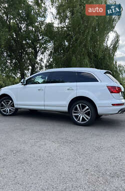 Позашляховик / Кросовер Audi Q7 2014 в Рівному