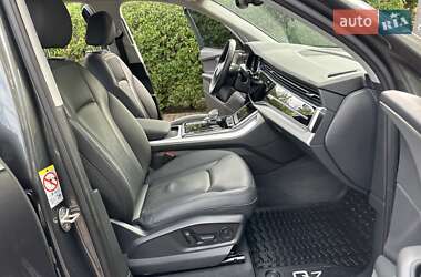 Внедорожник / Кроссовер Audi Q7 2021 в 