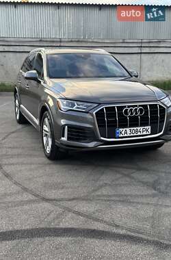 Внедорожник / Кроссовер Audi Q7 2021 в 