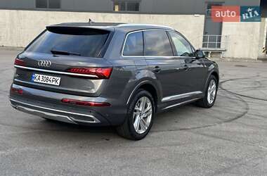 Внедорожник / Кроссовер Audi Q7 2021 в 