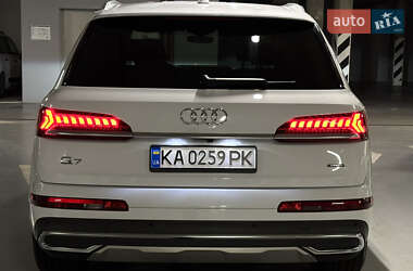 Внедорожник / Кроссовер Audi Q7 2023 в 