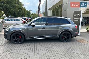 Внедорожник / Кроссовер Audi Q7 2020 в 