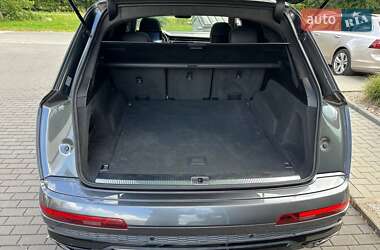 Внедорожник / Кроссовер Audi Q7 2020 в 