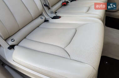 Внедорожник / Кроссовер Audi Q7 2015 в 