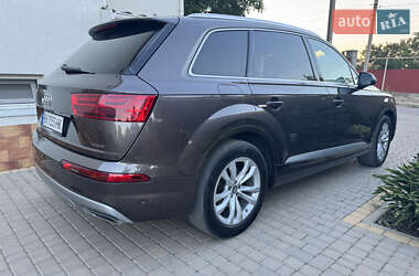 Внедорожник / Кроссовер Audi Q7 2017 в 