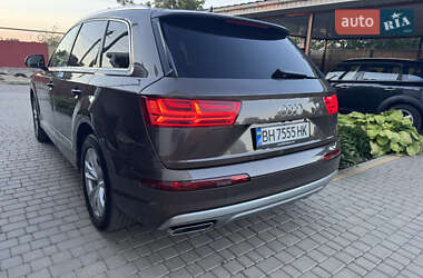 Внедорожник / Кроссовер Audi Q7 2017 в 
