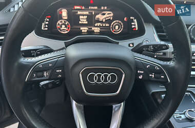 Внедорожник / Кроссовер Audi Q7 2017 в 