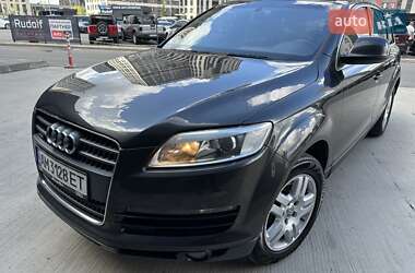 Внедорожник / Кроссовер Audi Q7 2007 в 