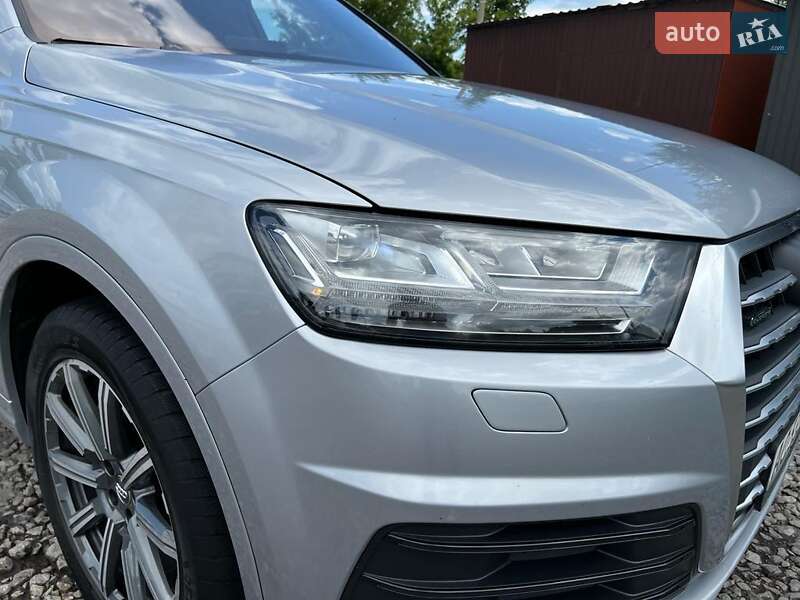 Внедорожник / Кроссовер Audi Q7 2017 в Любомле