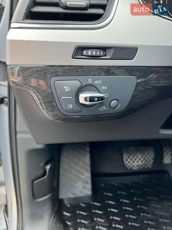 Внедорожник / Кроссовер Audi Q7 2017 в Любомле