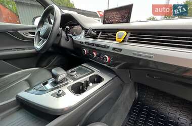 Внедорожник / Кроссовер Audi Q7 2017 в 