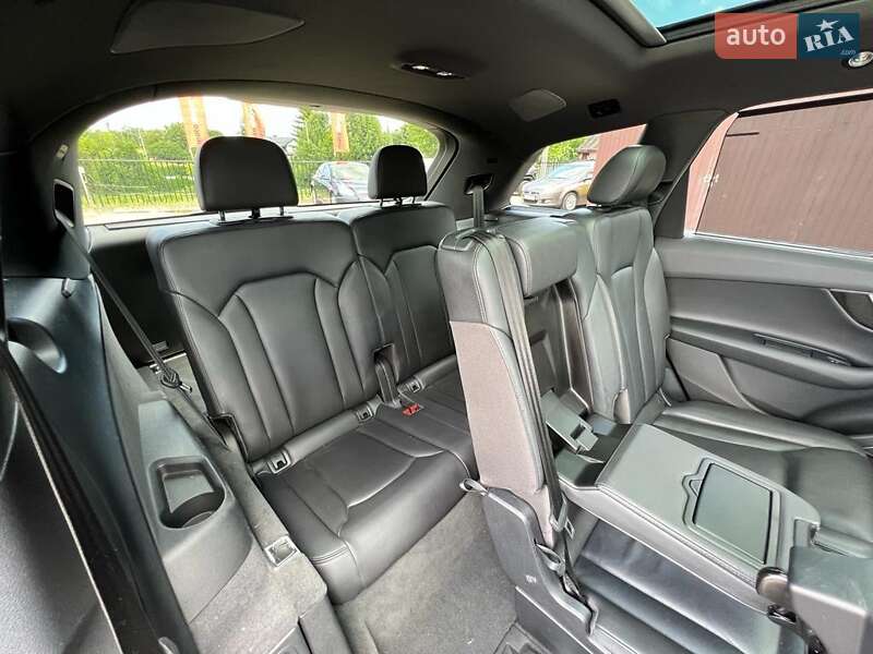 Внедорожник / Кроссовер Audi Q7 2017 в Любомле