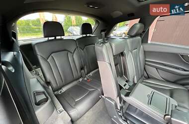Внедорожник / Кроссовер Audi Q7 2017 в 