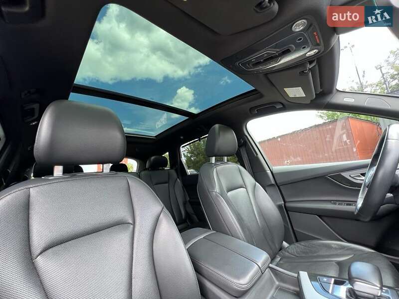 Внедорожник / Кроссовер Audi Q7 2017 в Любомле