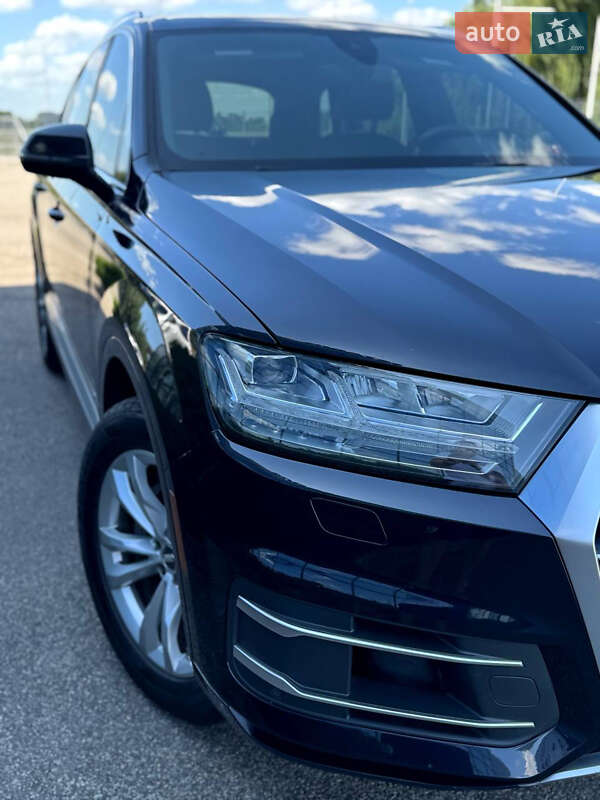 Внедорожник / Кроссовер Audi Q7 2017 в Днепре