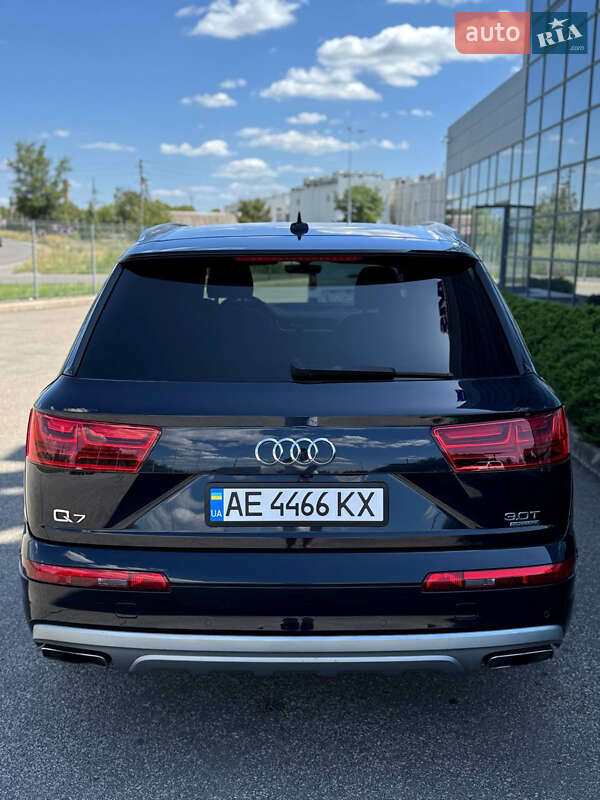 Внедорожник / Кроссовер Audi Q7 2017 в Днепре