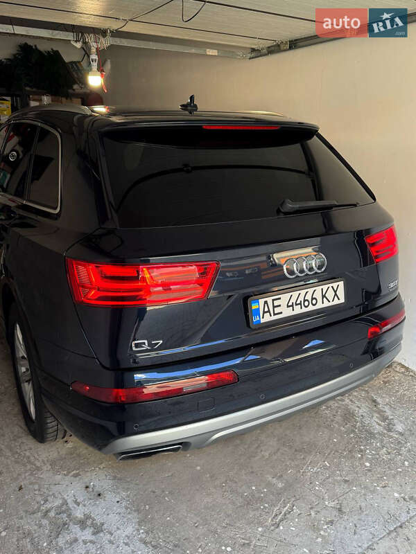 Внедорожник / Кроссовер Audi Q7 2017 в Днепре