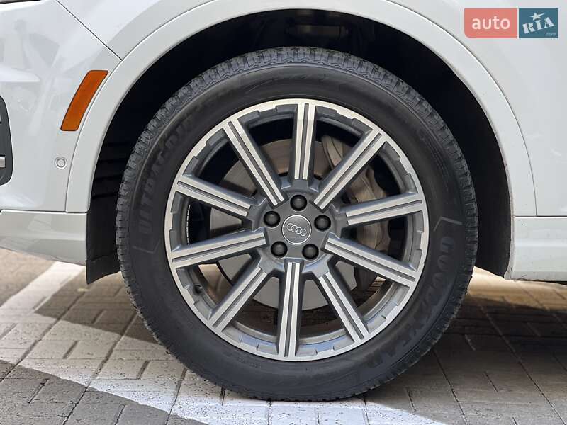 Внедорожник / Кроссовер Audi Q7 2019 в Киеве