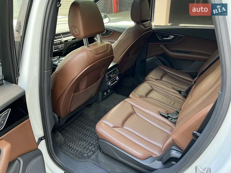 Внедорожник / Кроссовер Audi Q7 2019 в Киеве