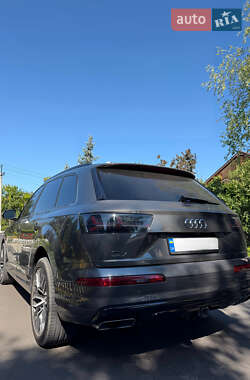 Внедорожник / Кроссовер Audi Q7 2018 в 