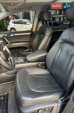 Внедорожник / Кроссовер Audi Q7 2015 в 