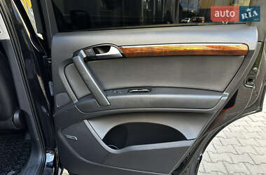 Внедорожник / Кроссовер Audi Q7 2015 в 