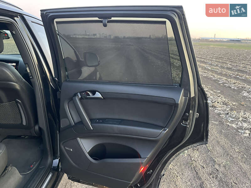 Внедорожник / Кроссовер Audi Q7 2015 в Днепре