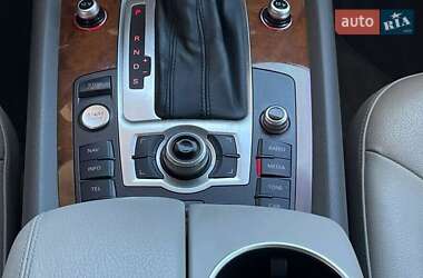 Внедорожник / Кроссовер Audi Q7 2015 в 