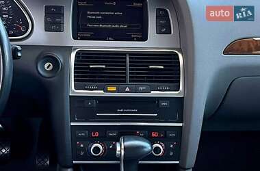 Внедорожник / Кроссовер Audi Q7 2015 в 