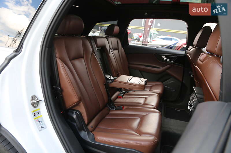Позашляховик / Кросовер Audi Q7 2018 в Києві
