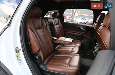 Внедорожник / Кроссовер Audi Q7 2018 в 