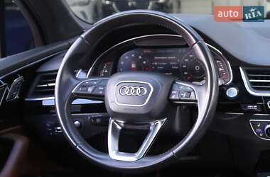 Внедорожник / Кроссовер Audi Q7 2018 в 