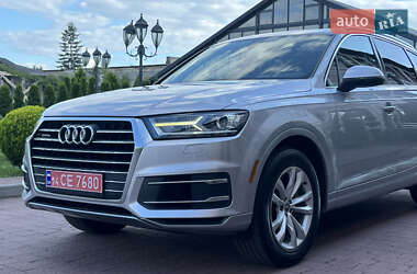 Внедорожник / Кроссовер Audi Q7 2017 в 