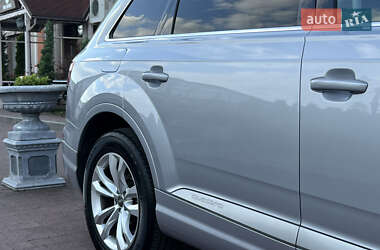 Внедорожник / Кроссовер Audi Q7 2017 в 