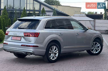 Внедорожник / Кроссовер Audi Q7 2017 в 