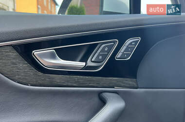 Внедорожник / Кроссовер Audi Q7 2017 в 