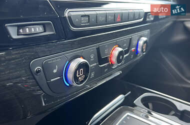 Внедорожник / Кроссовер Audi Q7 2017 в 