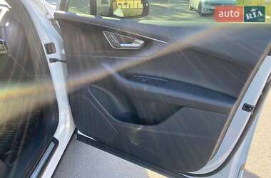 Внедорожник / Кроссовер Audi Q7 2016 в 