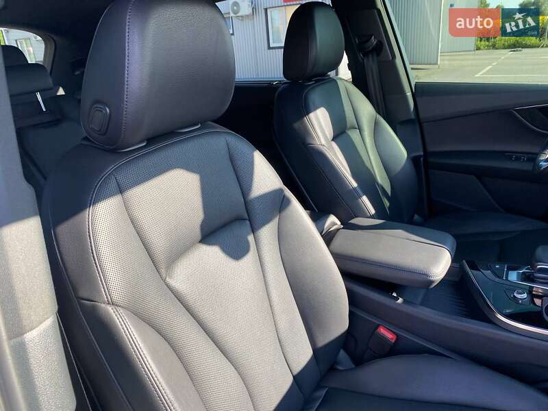 Внедорожник / Кроссовер Audi Q7 2016 в Казатине