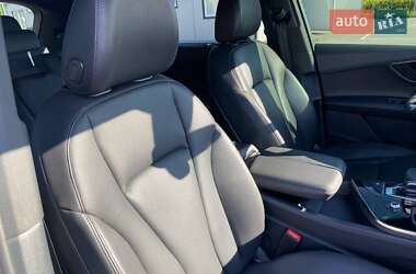 Внедорожник / Кроссовер Audi Q7 2016 в 