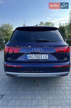 Внедорожник / Кроссовер Audi Q7 2017 в 