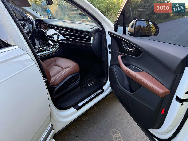 Внедорожник / Кроссовер Audi Q7 2021 в Киеве