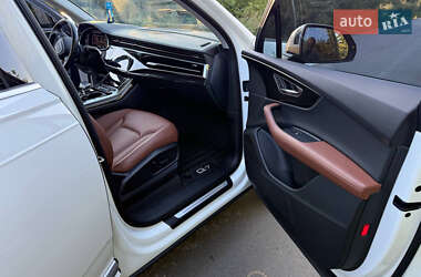 Внедорожник / Кроссовер Audi Q7 2021 в 