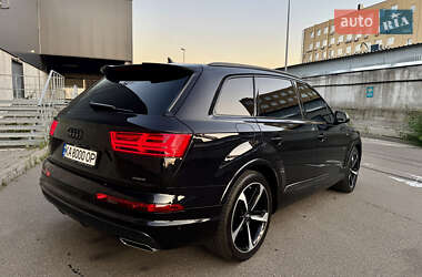 Внедорожник / Кроссовер Audi Q7 2017 в 